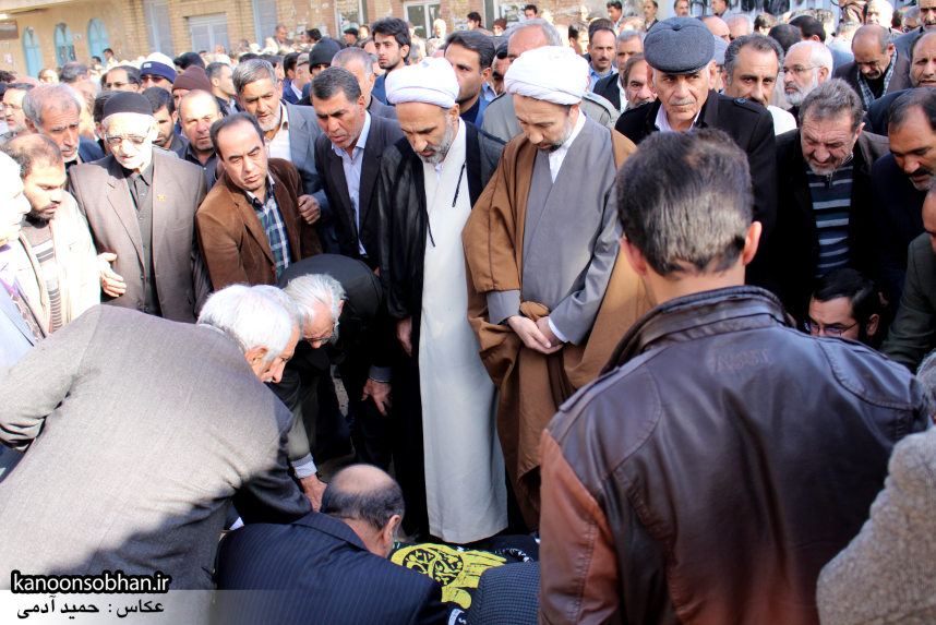 تصاویر مراسم تشییع و تدفین مادر شهید شهرام عباسی در کوهدشت (15)