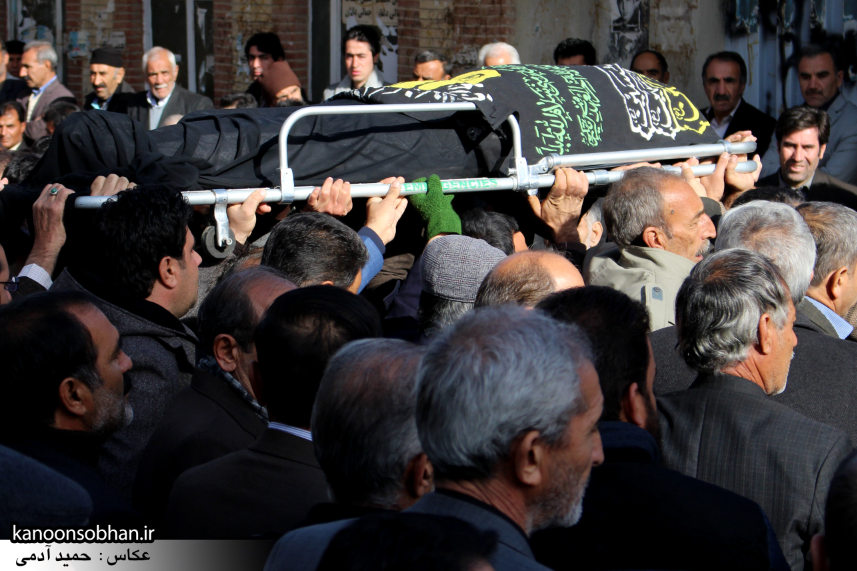 تصاویر مراسم تشییع و تدفین مادر شهید شهرام عباسی در کوهدشت (17)