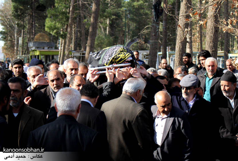تصاویر مراسم تشییع و تدفین مادر شهید شهرام عباسی در کوهدشت (4)