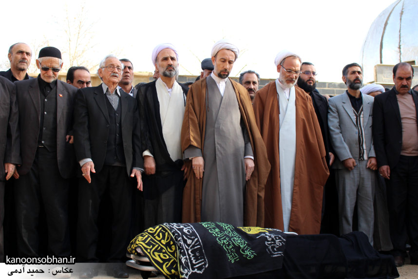 تصاویر مراسم تشییع و تدفین مادر شهید شهرام عباسی در کوهدشت (8)