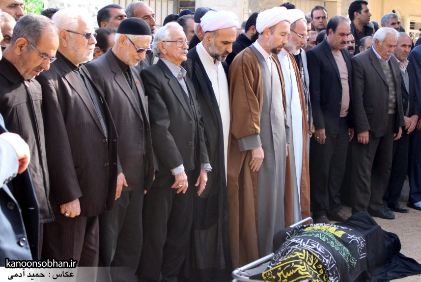 تصاویر مراسم تشییع و تدفین مادر شهید شهرام عباسی در کوهدشت (9)