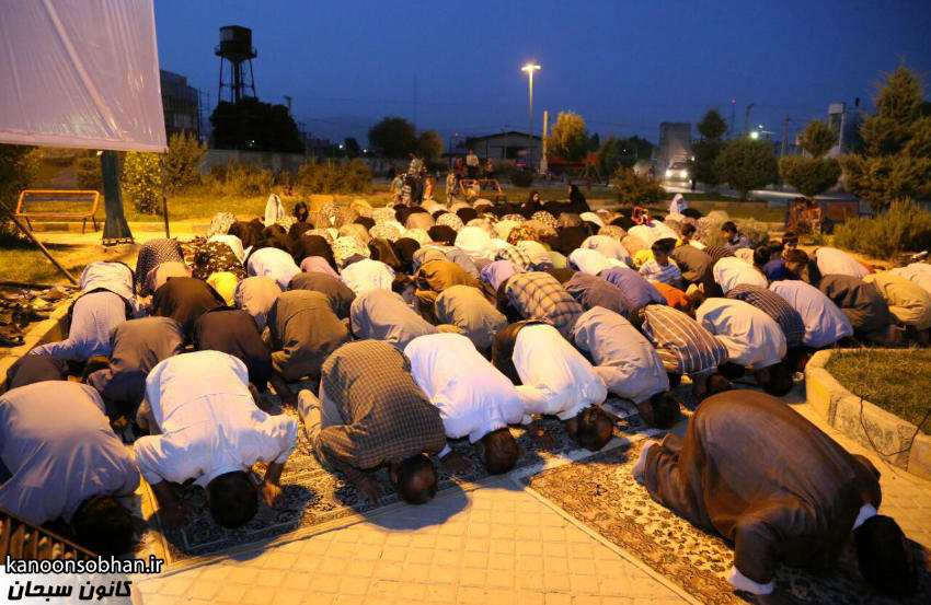 تصاویر اقامه نماز جماعت در پارک مهرگان کوهدشت (11)