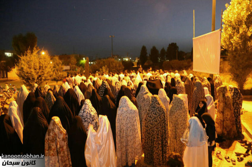تصاویر اقامه نماز جماعت در پارک مهرگان کوهدشت (15)