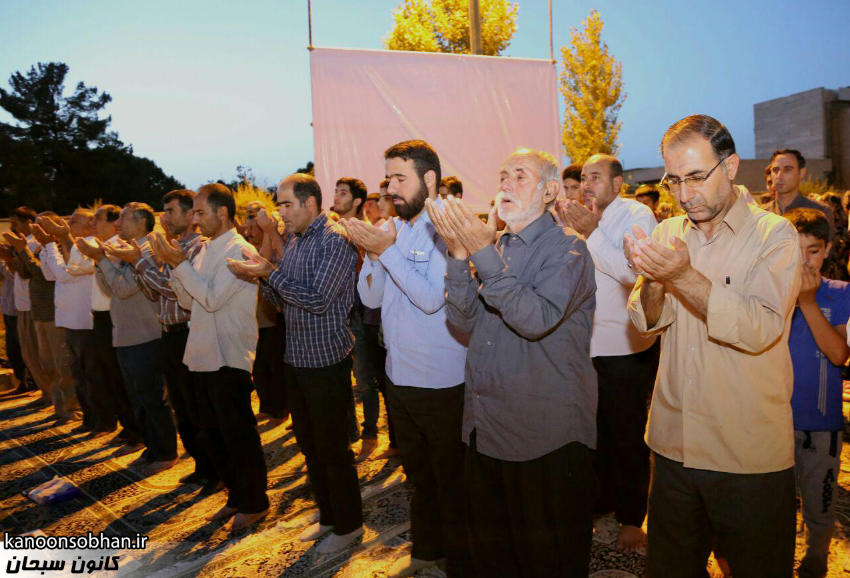 تصاویر اقامه نماز جماعت در پارک مهرگان کوهدشت (5)