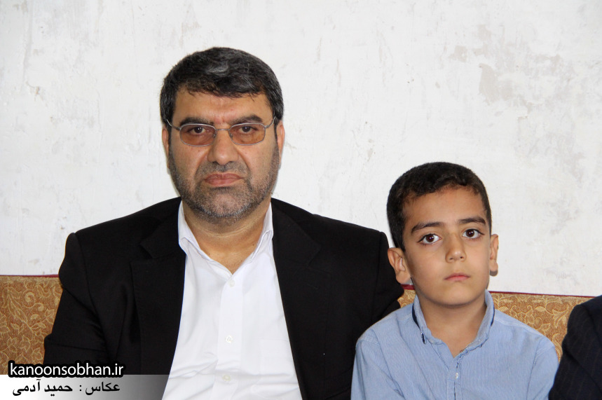 تصاویر دیدار استاندار لرستان و دیگر مسئولین با خانواده شهید مدافع حرم در کوهدشت (7)