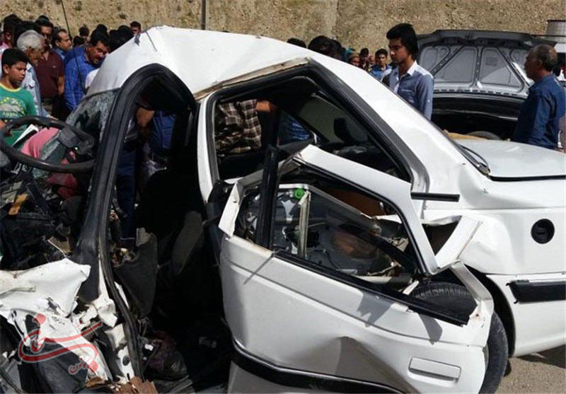 تصادف دو دستگاه سواری در محور زانوگه کوهدشت - اسلام‌آباد ۵ کشته برجای گذاشت .